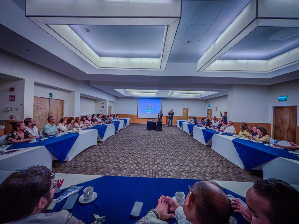 Conference room at Hotel Fiesta Inn set up for Leadership 360 Chetumal